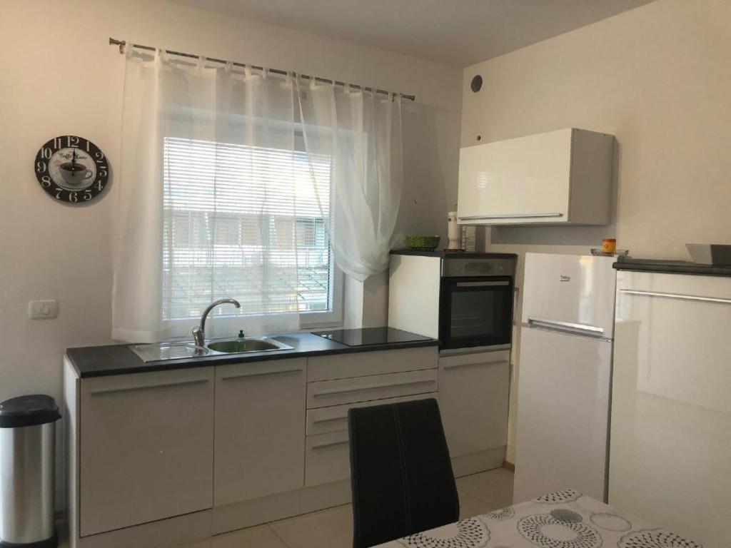 Ferienwohnung Apartmaji Meduza 2 Izola Exterior foto